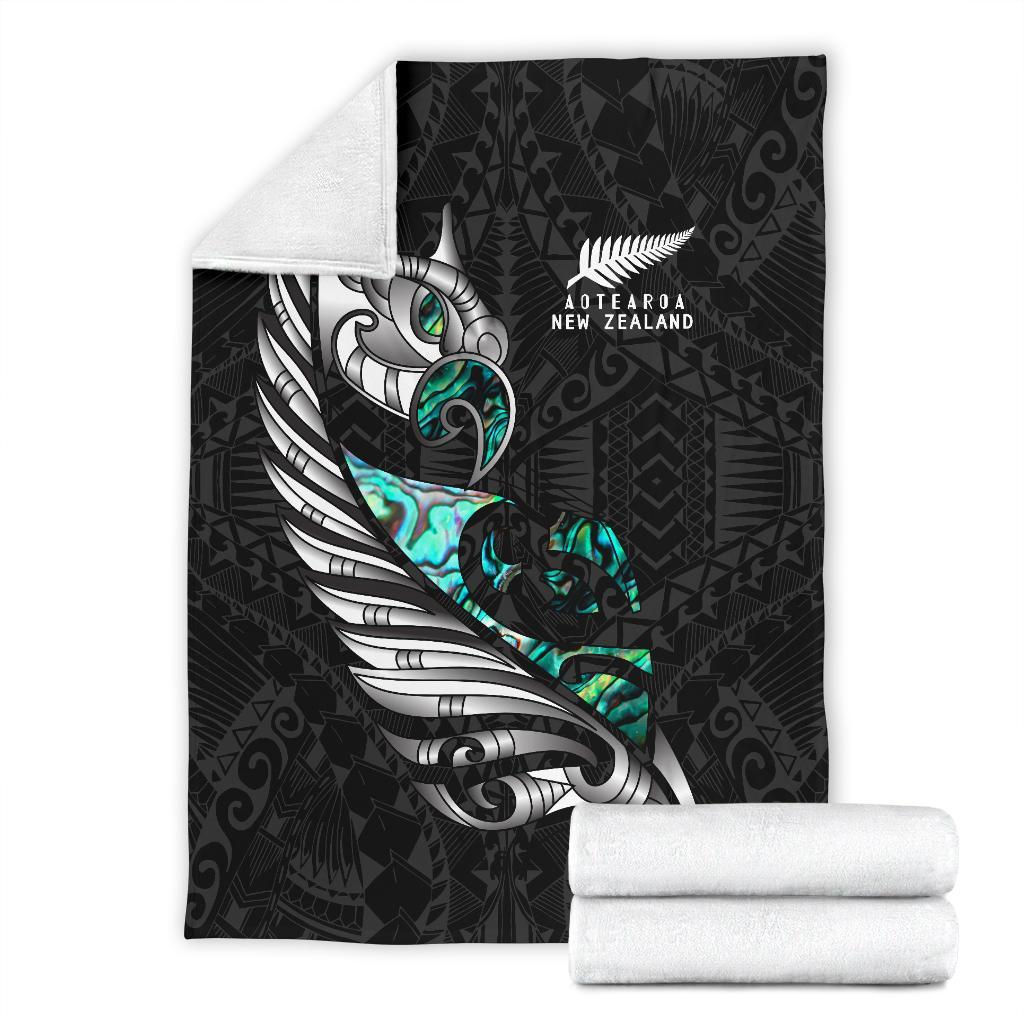 new-zealand-premium-blanket-manaia-paua-fern-wing-white