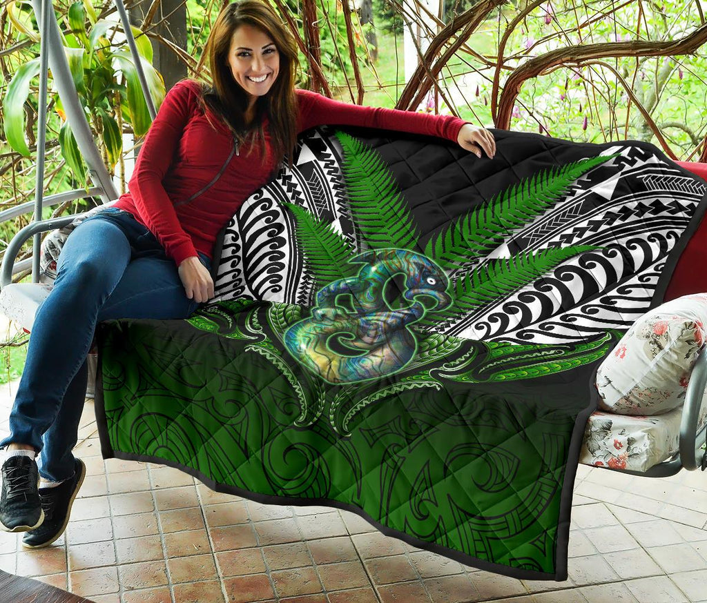 manaia-mythology-premium-quilt-silver-fern-maori-tattoo