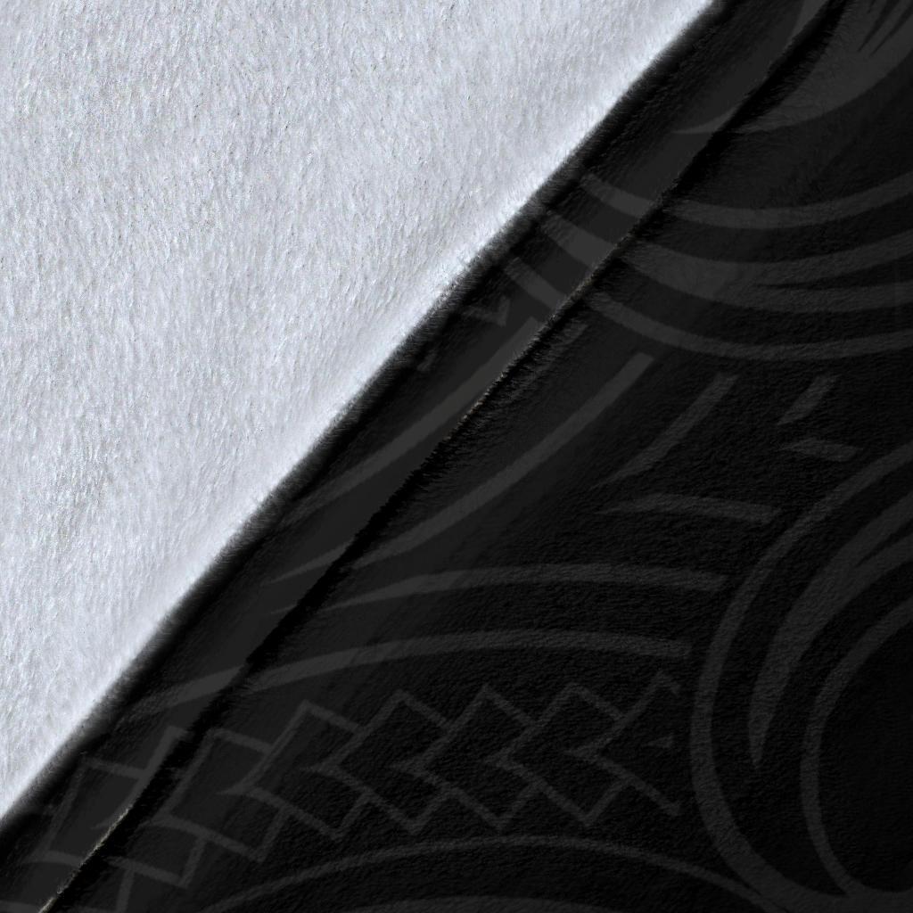 new-zealand-maori-moko-premium-blanket-paua-shell