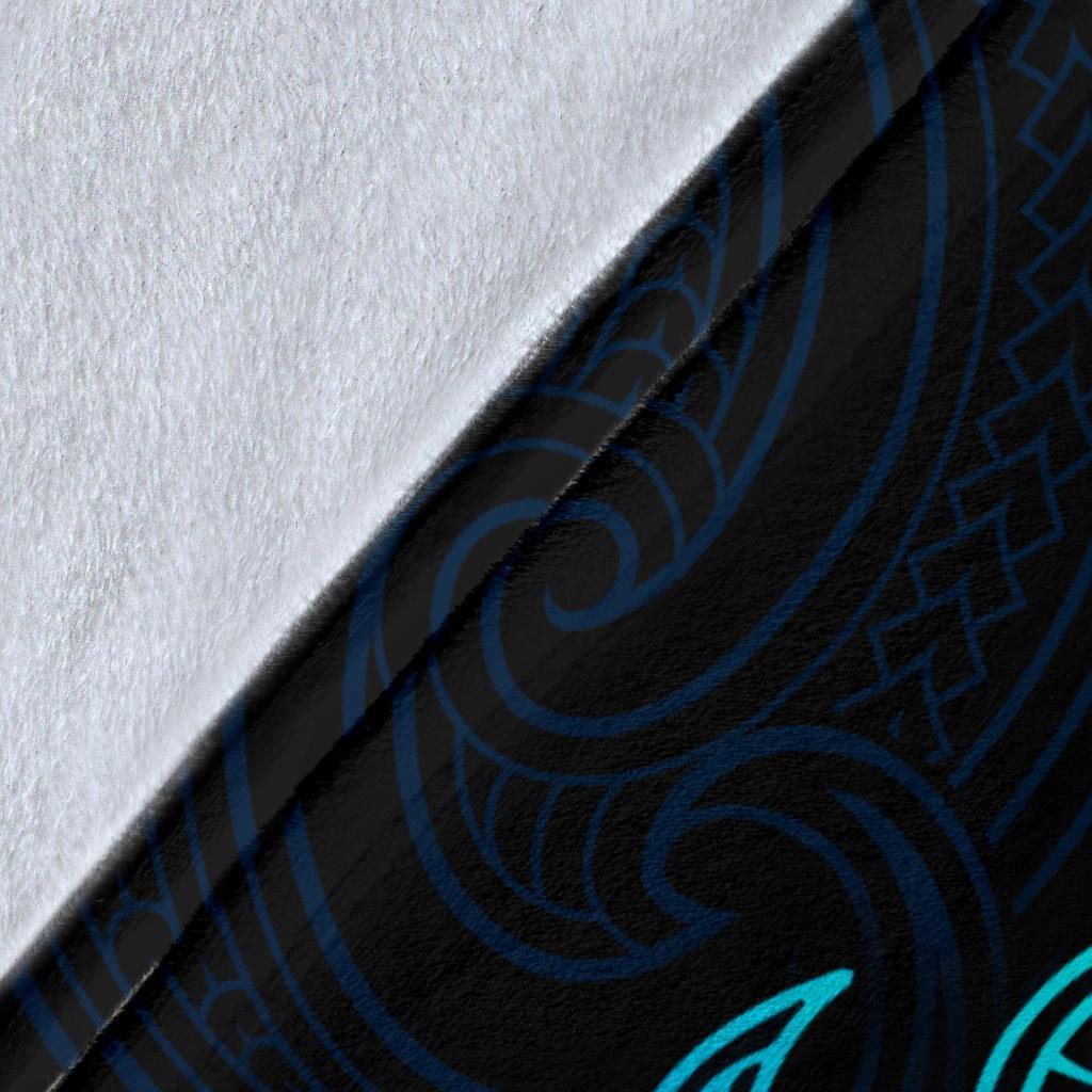 maori-manaia-new-zealand-premium-blanket-blue
