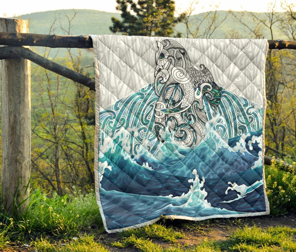 maori-manaia-the-blue-sea-premium-quilt-white
