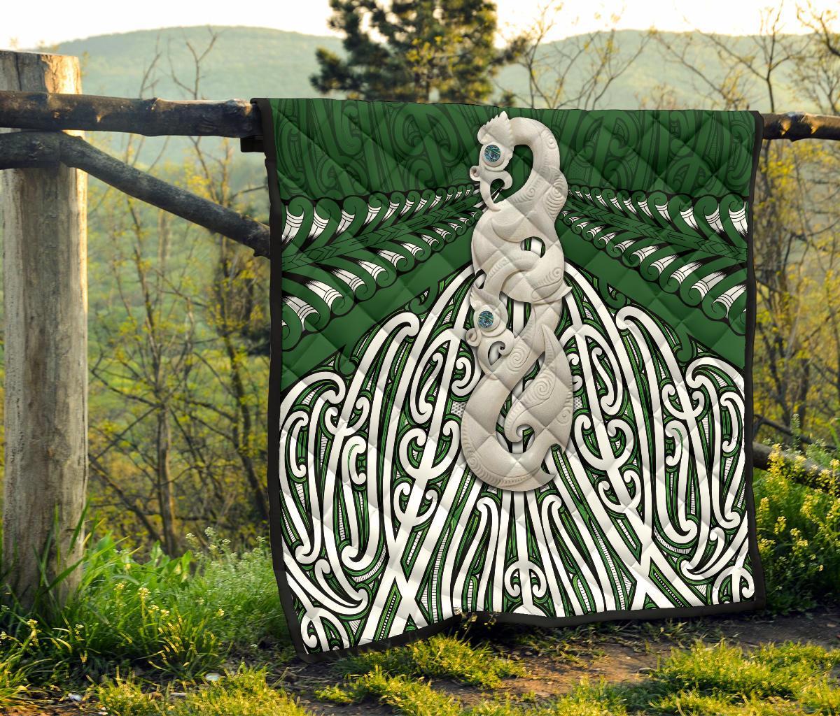maori-moko-tattoo-premium-quilt-manaia-pounamu