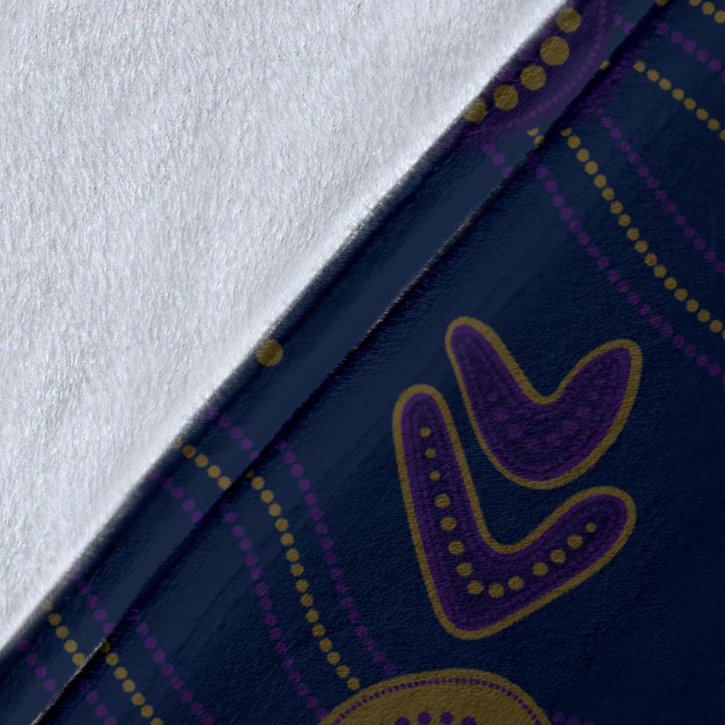 storm-premium-blanket-indigenous-artsy-style