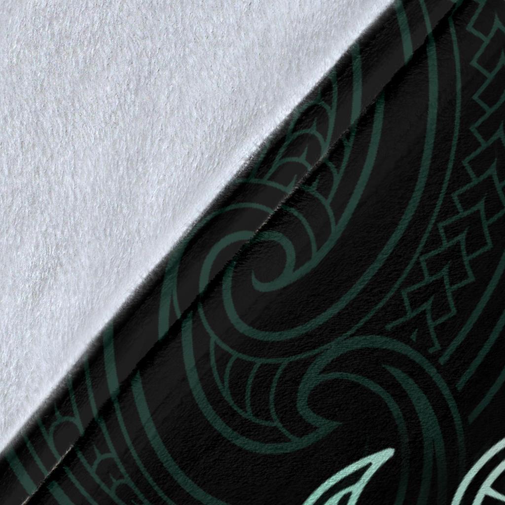 maori-manaia-new-zealand-premium-blanket-turquoise