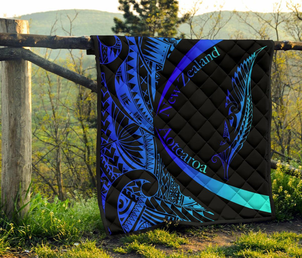 new-zealand-silver-fern-premium-quilt-maori-tattoo-circle-style-blue