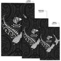 new-zealand-heart-area-rug-map-kiwi-mix-silver-fern-white