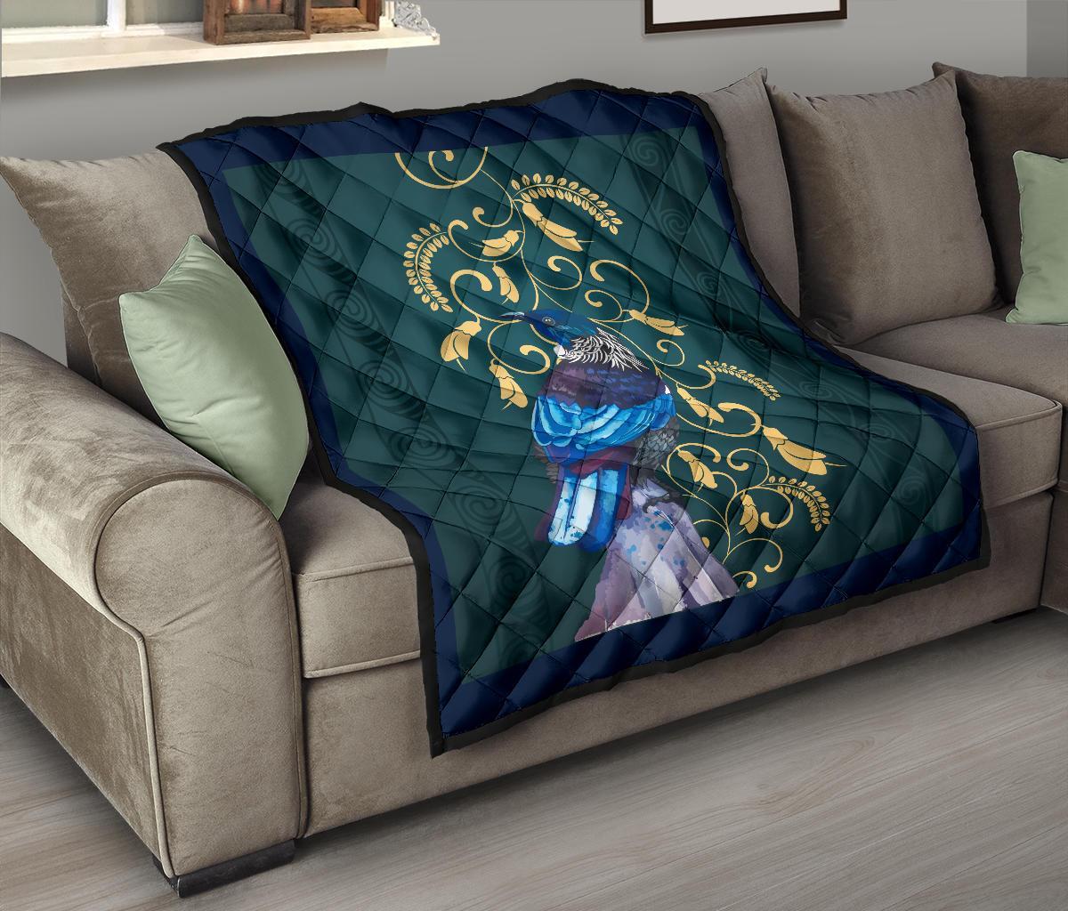 tui-bird-with-kowhai-quilt
