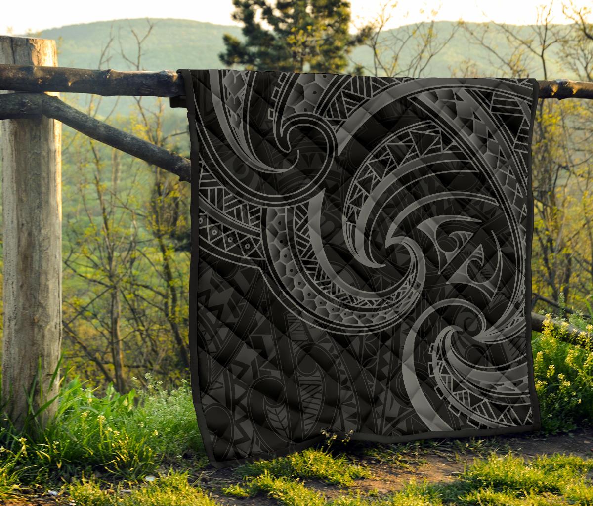 new-zealand-maori-mangopare-premium-quilt-polynesian-black