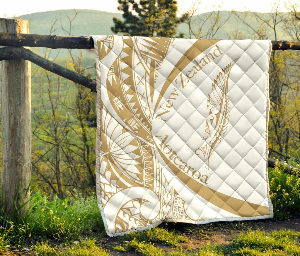 new-zealand-silver-fern-premium-quilt-maori-tattoo-circle-style-white