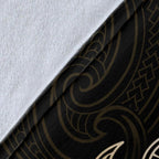 maori-manaia-new-zealand-premium-blanket-gold
