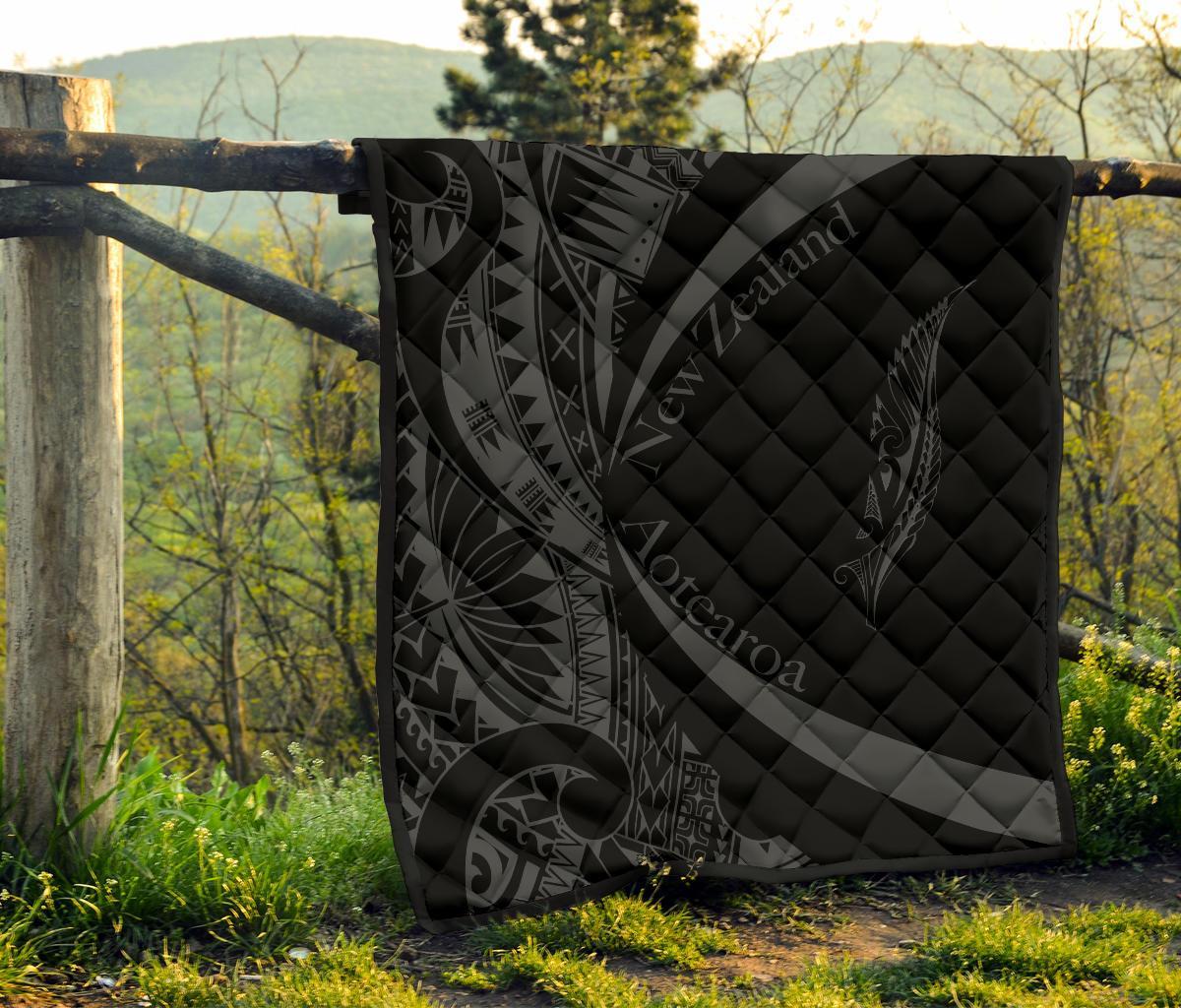 new-zealand-silver-fern-premium-quilt-maori-tattoo-circle-style