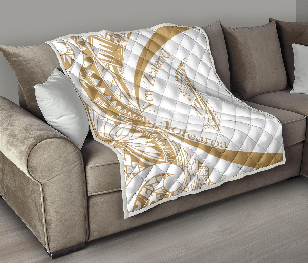 new-zealand-silver-fern-premium-quilt-maori-tattoo-circle-style-white