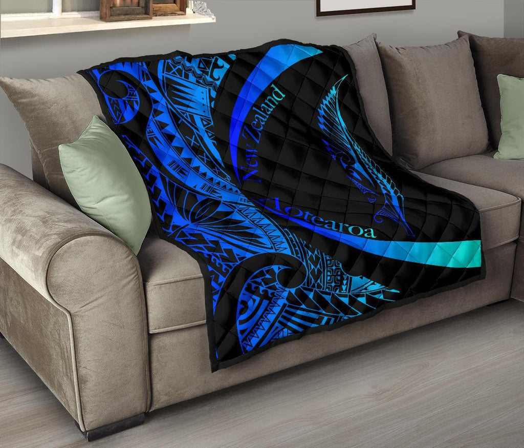 new-zealand-silver-fern-premium-quilt-maori-tattoo-circle-style-blue