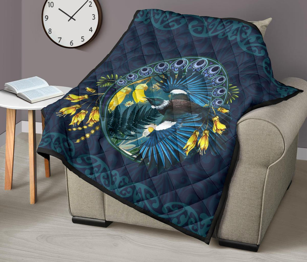 tui-bird-and-kowhai-flower-quilt
