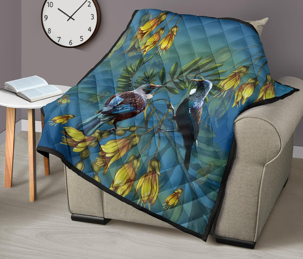 tui-bird-and-kowhai-flowers-quilt