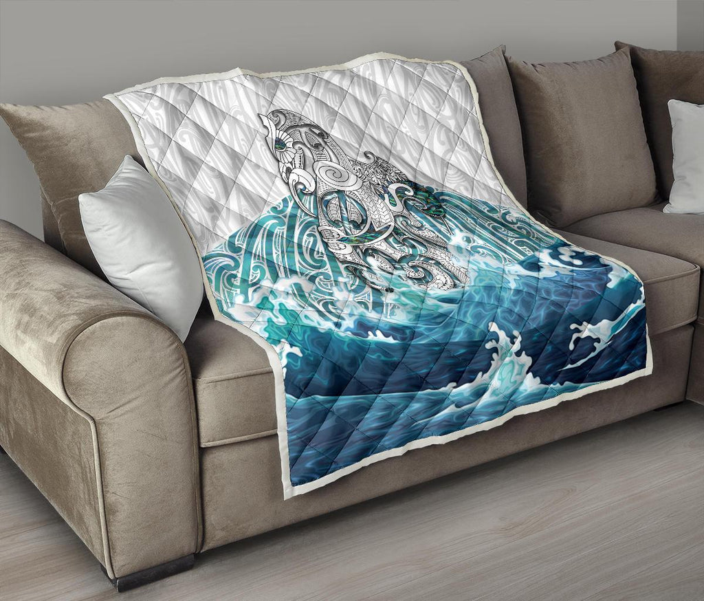 maori-manaia-the-blue-sea-premium-quilt-white