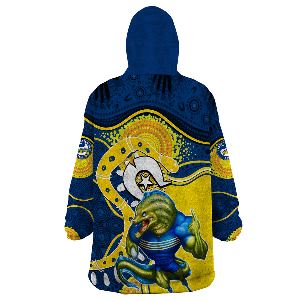 eels-mascot-nrl-wearable-blanket-hoodie-naidoc