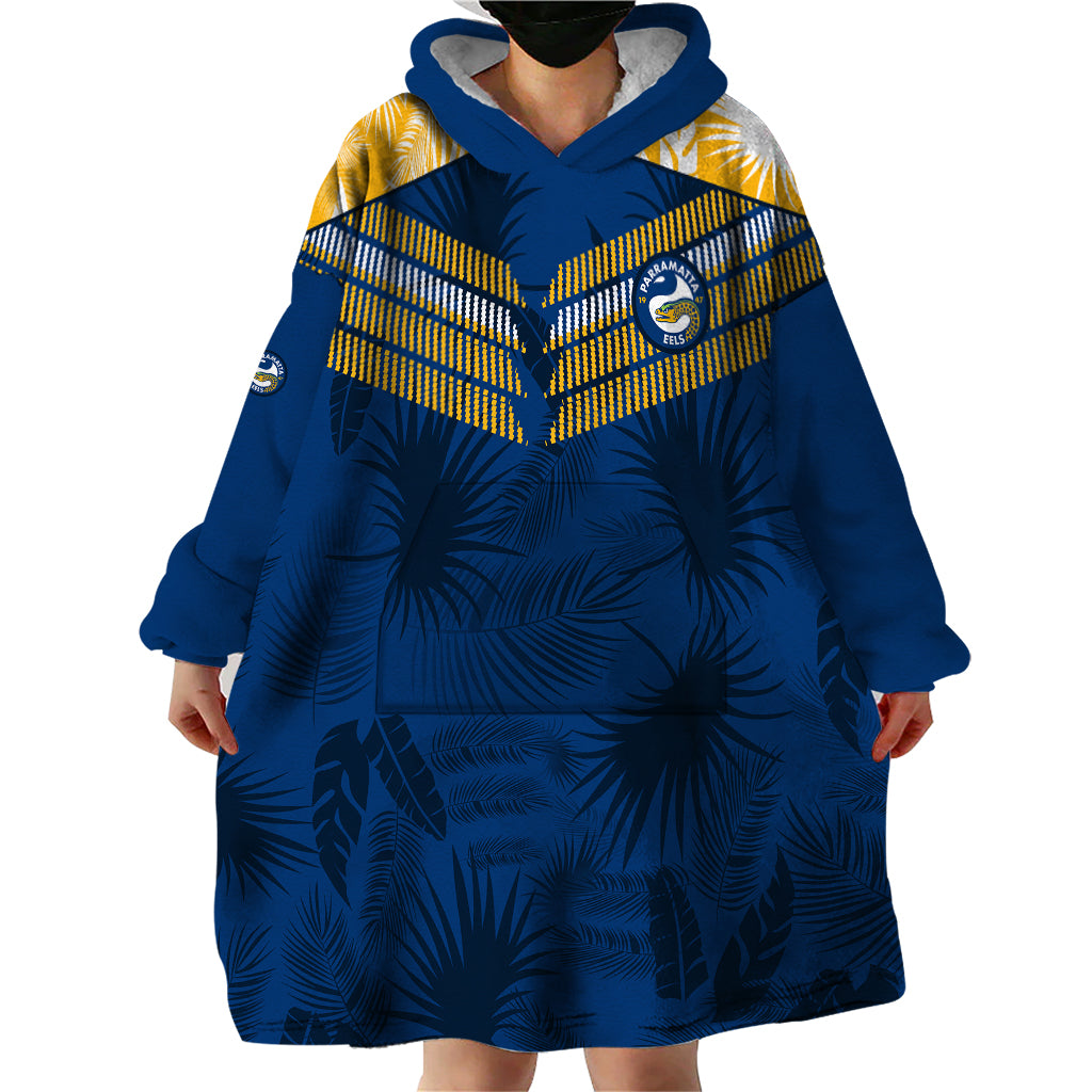 custom-text-and-number-parramatta-eels-rugby-wearable-blanket-hoodie-simple-hawaiian-palms-leaf