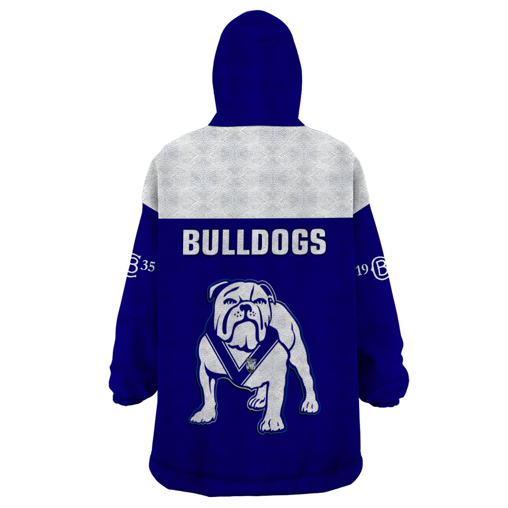 bulldogs-rugby-2023-wearable-blanket-hoodie-canterbury-bankstown-go-dogs