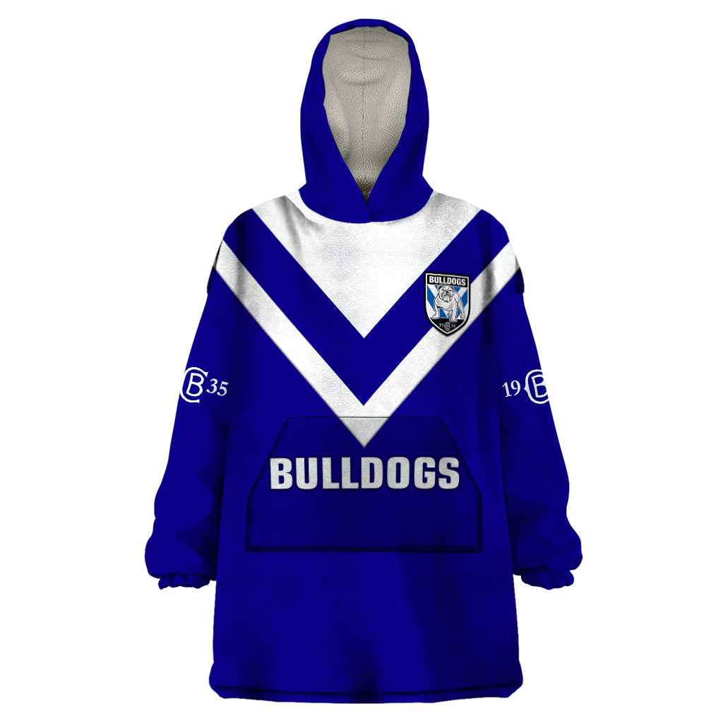 custom-text-and-number-bulldogs-rugby-2023-wearable-blanket-hoodie-canterbury-bankstown-go-dogs