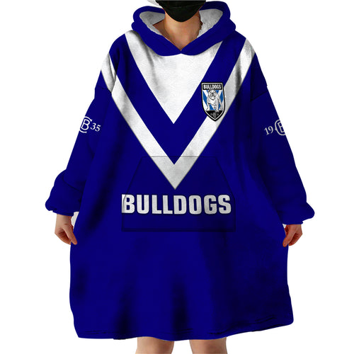custom-text-and-number-bulldogs-rugby-2023-wearable-blanket-hoodie-canterbury-bankstown-go-dogs