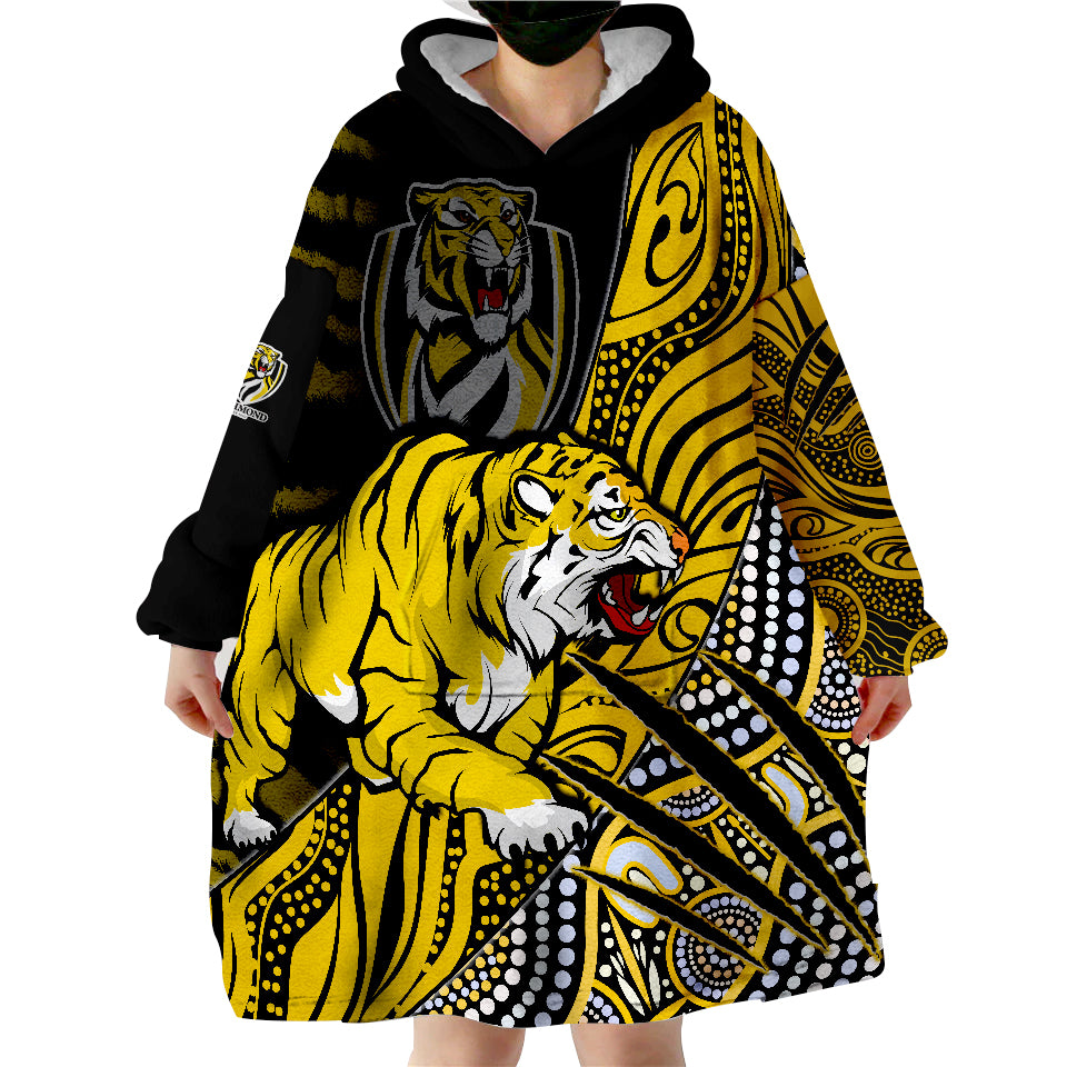 richmond-football-aboriginal-go-the-tigers-premiers-wearable-blanket-hoodie